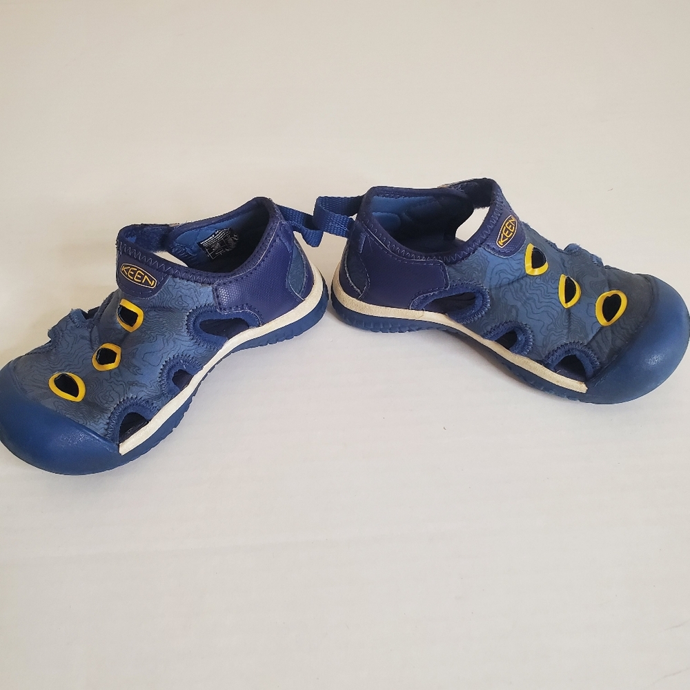 Keen Stingray Closed Toe Sandals Blue Yellow Boys size 9 - Picture 2 of 8